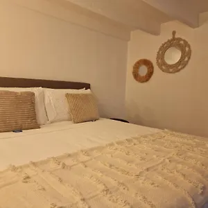 Regina In Porta Romana 3 - Sky Tv, Wifi & Breakfast Box Appartamento Milano